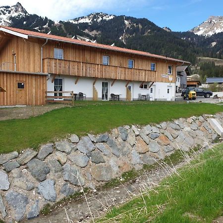 Gaestehaus Am Hahnenkamm Reutte Exterior foto